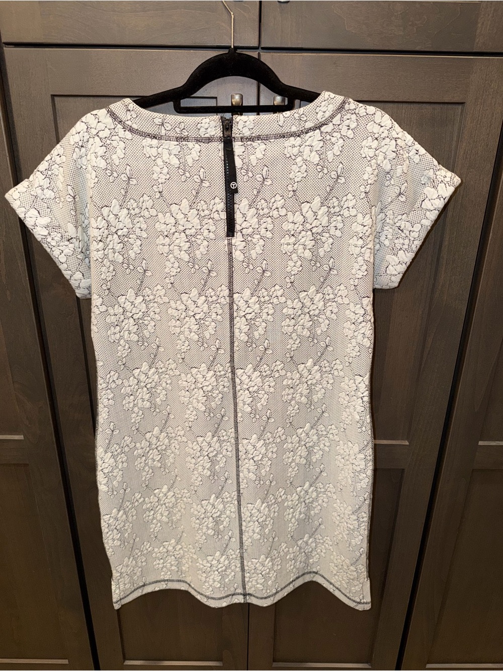 Talbots Textured Floral Short-Sleeve Shift Dress in Black & White Size Small - Picture 3 of 4